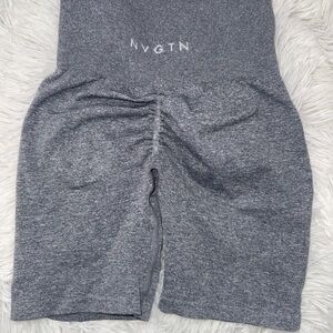 NVGTN XS Grey Shorts with butt-scrunch